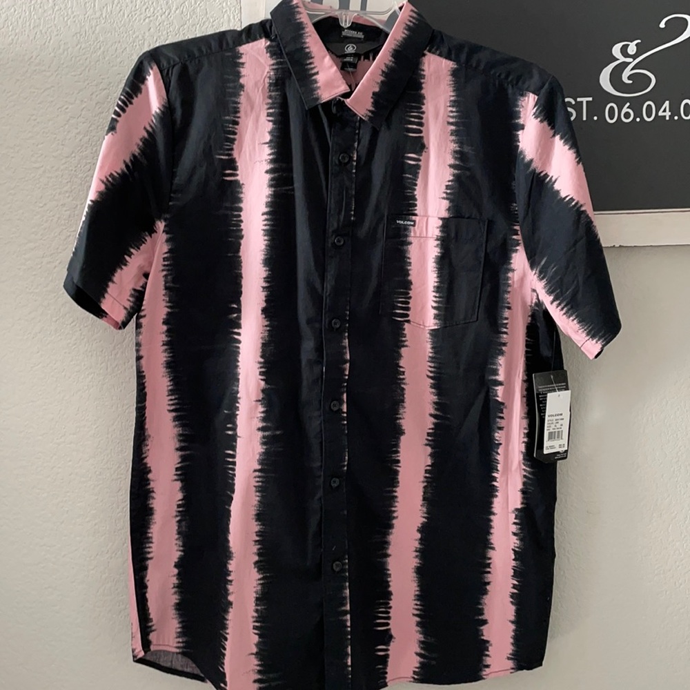 Brand New Men’s Volcom Short Sleeve Shirt